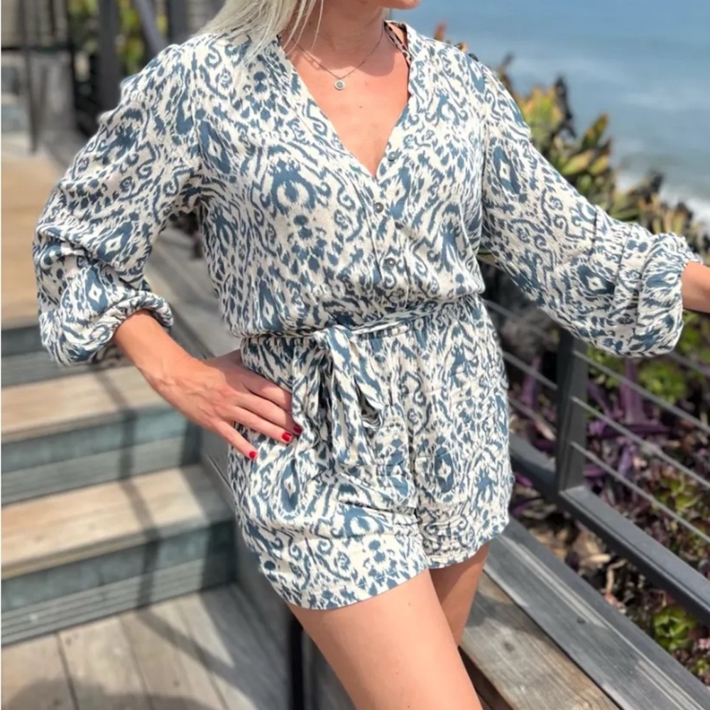 Evereve Roan & Ryan Long Sleeved Belted, Lined Shorts Romper Size L